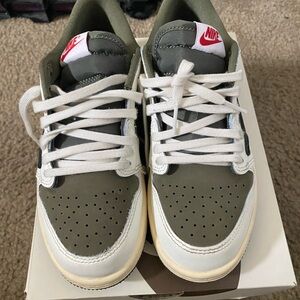 Travis Scott Reverse Olives Sz 3